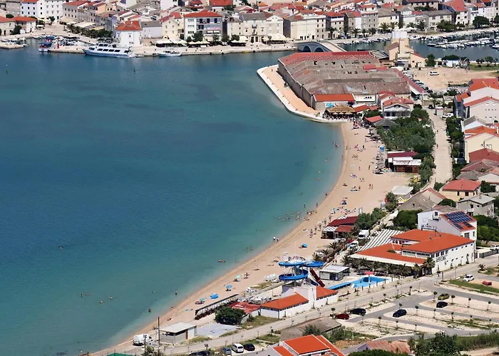Apartman Apartments By The Sea Pag - 6273 *
